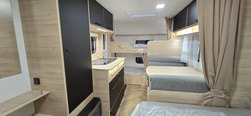 Nieuw CARAVELAIR 476 SPORT LINE 6