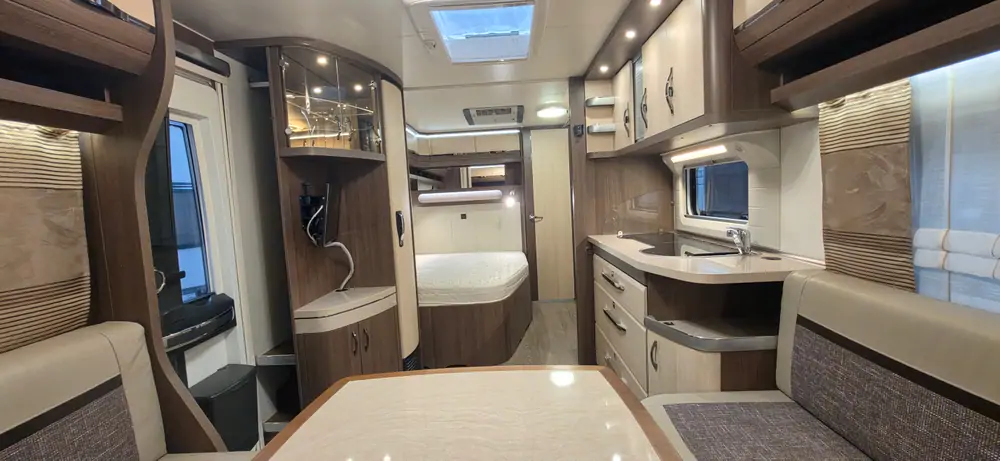 Occasie HOBBY PRESTIGE 560 WFU 9