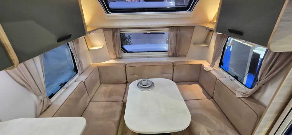 Nouveau CARAVELAIR EXCLUSIVE LINE 542 9