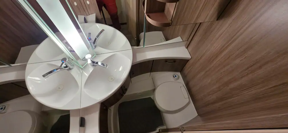 Occasion HOBBY De Luxe 440SF 10