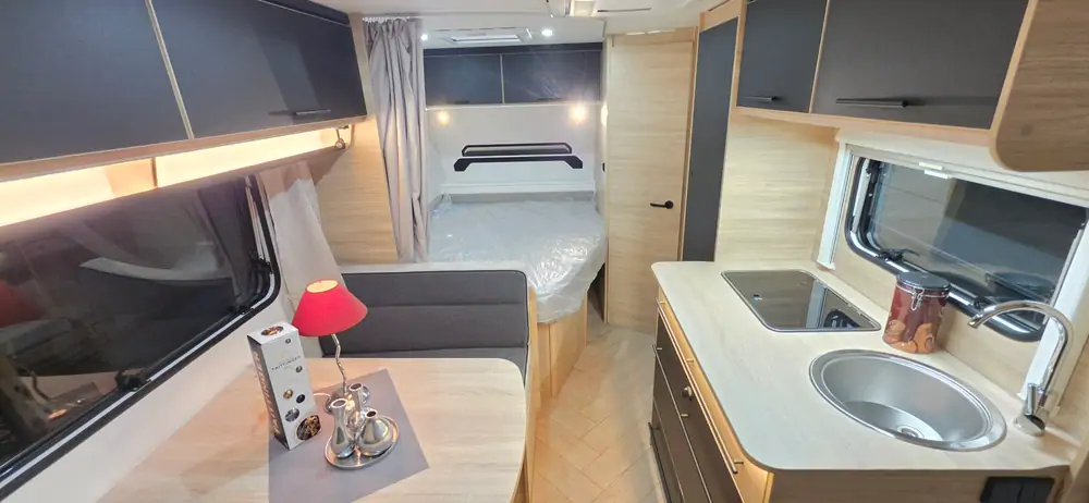 Nieuw CARAVELAIR 476 SPORT LINE 4
