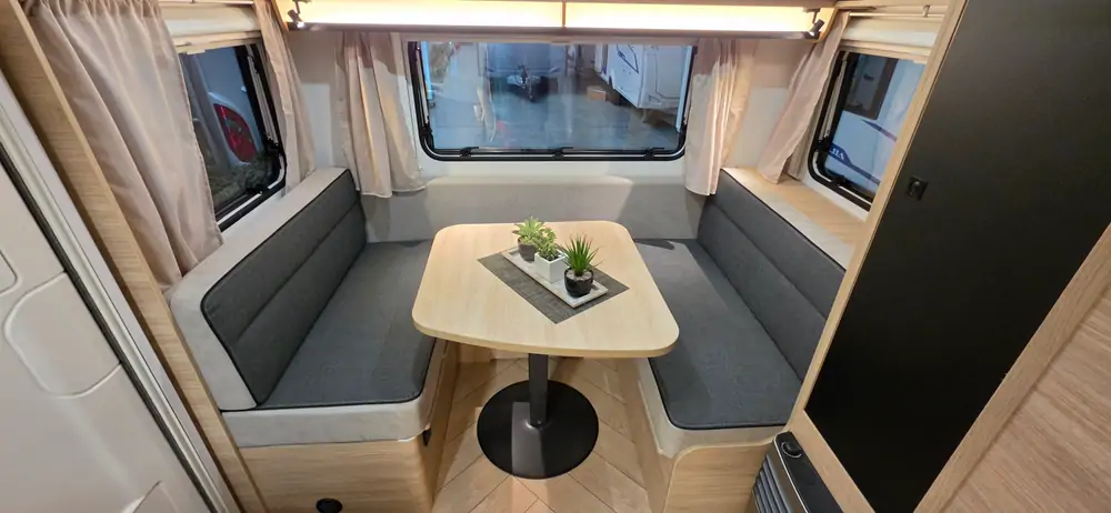 Nouveau CARAVELAIR 480 SPORT LINE 5