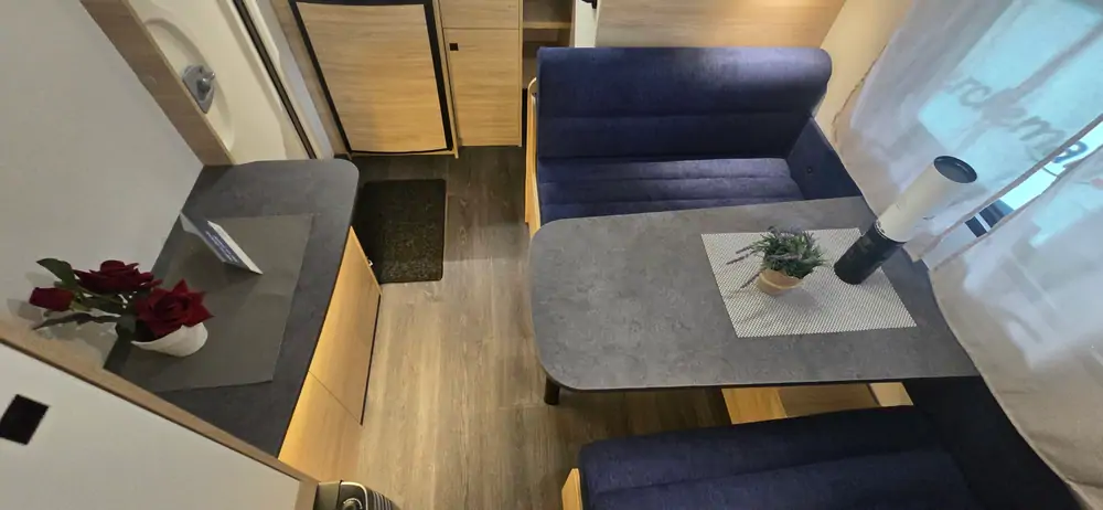 Nouveau CARAVELAIR 400 ALBA 8