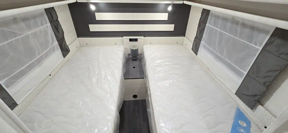 Nouveau CARAVELAIR Artica 542 9
