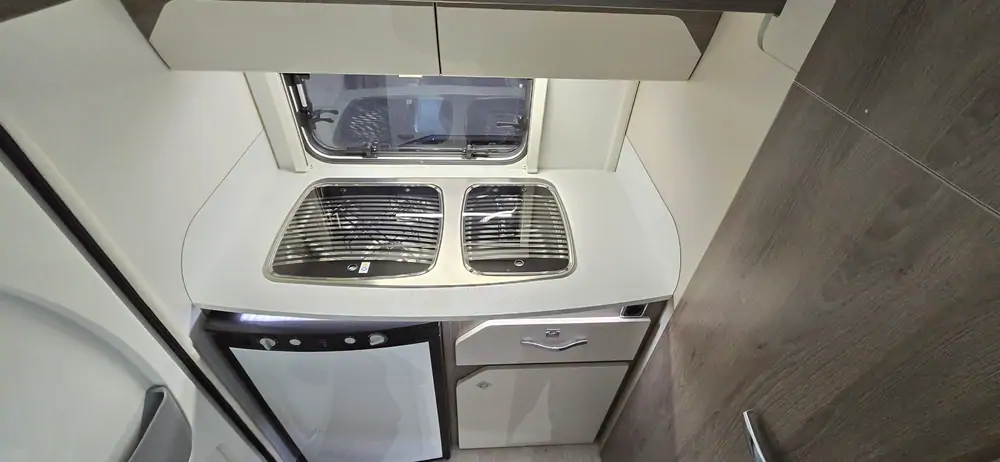 Nouveau SILVER EVASION 390 TDE
(TOKYO) 5