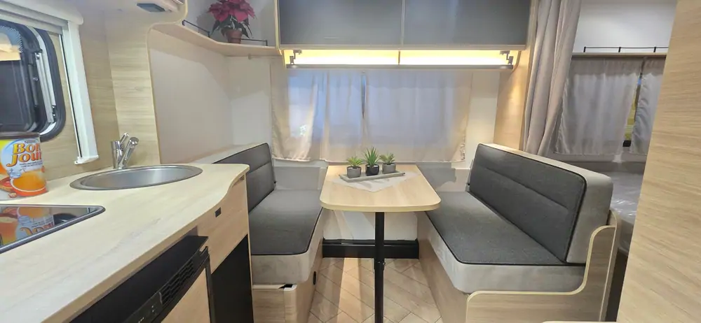 Nieuw CARAVELAIR 410 SPORT LINE 13