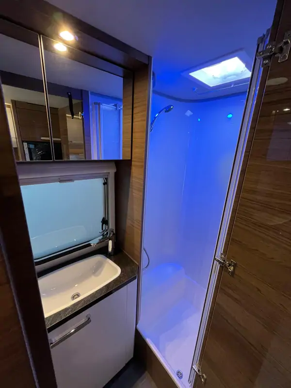 Nouveau TABBERT BELLINI 590 SDQ/F 10
