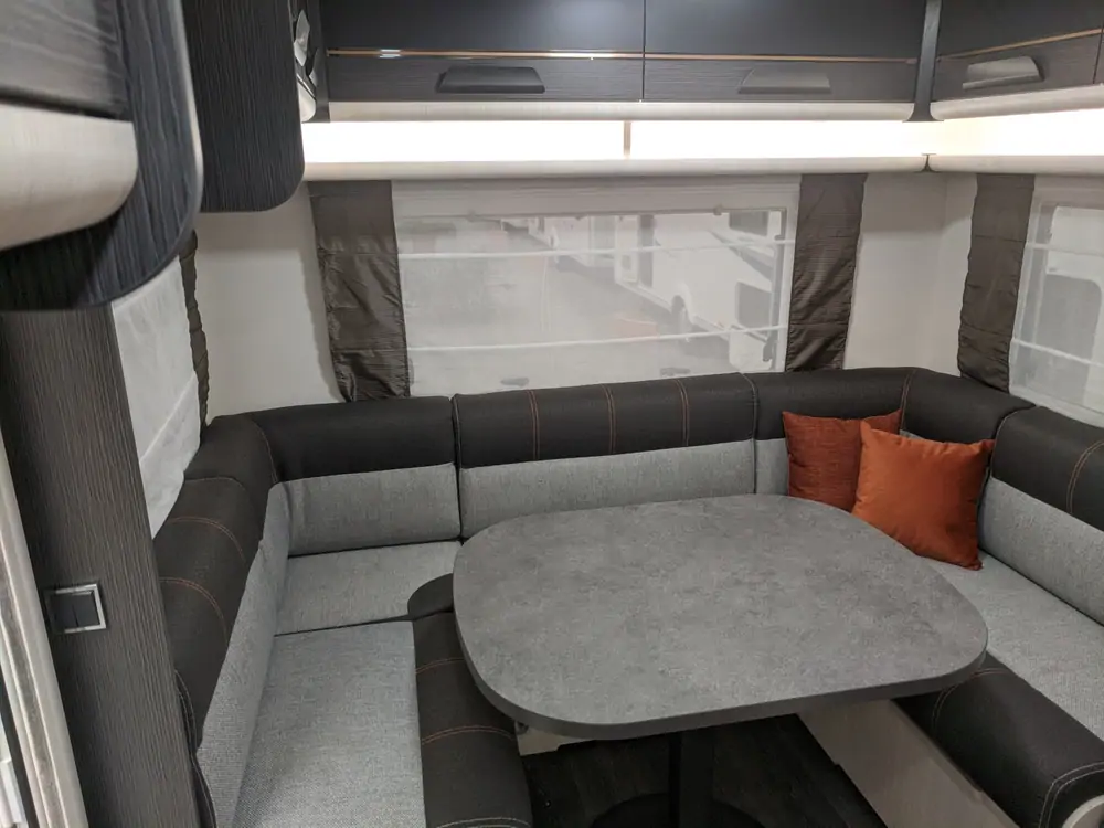 Nieuw CARAVELAIR Artica 492 9