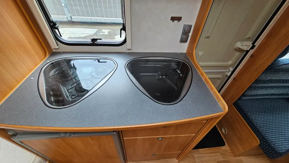 Occasie ADRIA Adora 472 LU 8