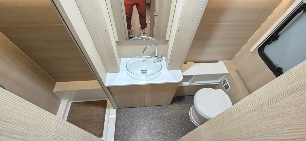 Occasie ADRIA ADORA 613 HT 8