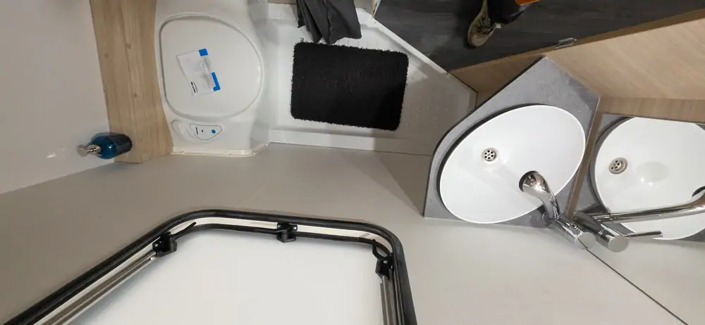 Nouveau CARAVELAIR 496 ALBA 7