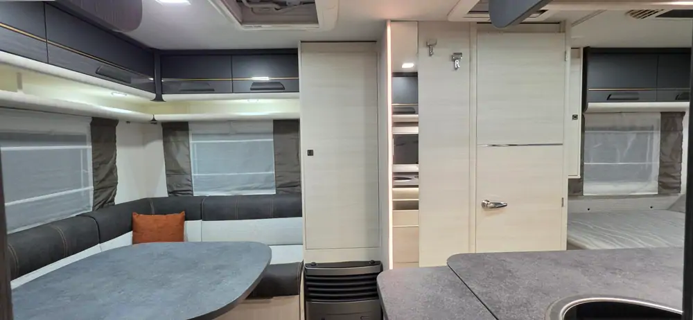 Occasie CARAVELAIR Artica 492 12