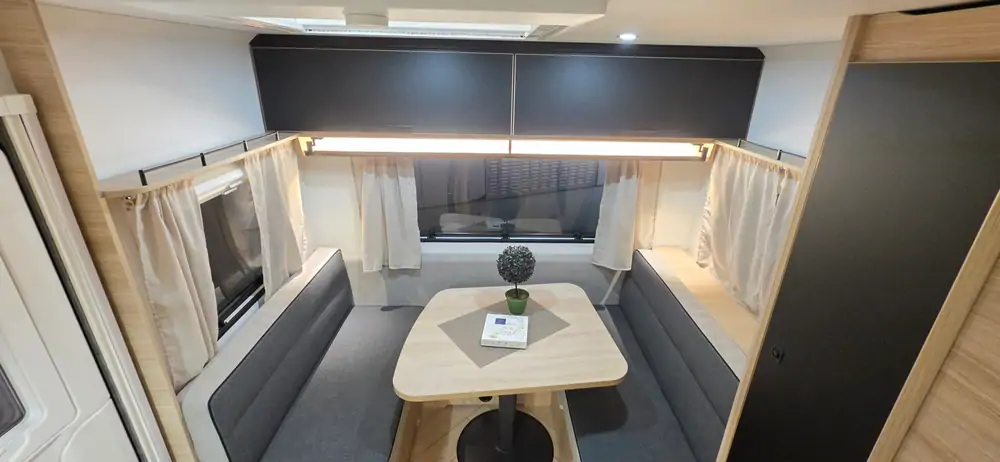 Nieuw CARAVELAIR 492 SPORT LINE 4
