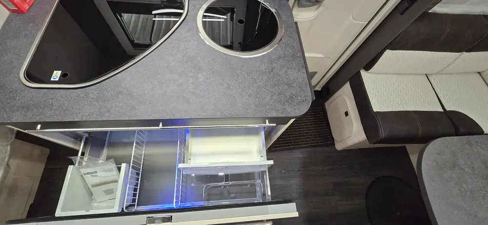 Nouveau CARAVELAIR Artica 490 9