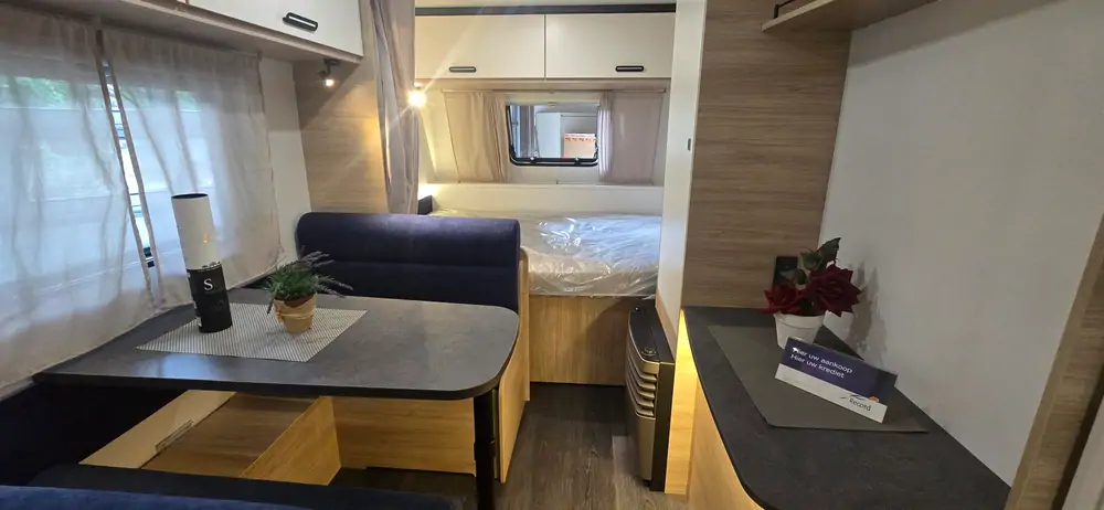 Nouveau CARAVELAIR ALBA 400 11