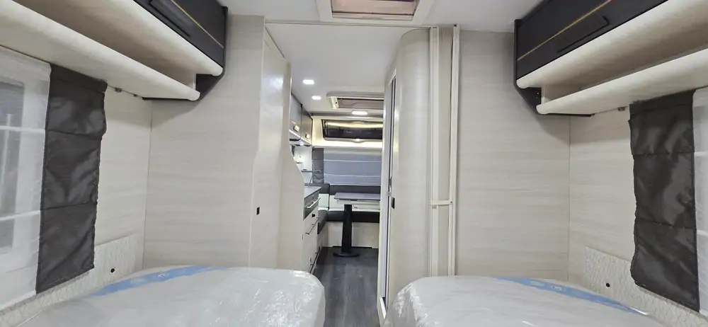 Nouveau CARAVELAIR Artica 542 7