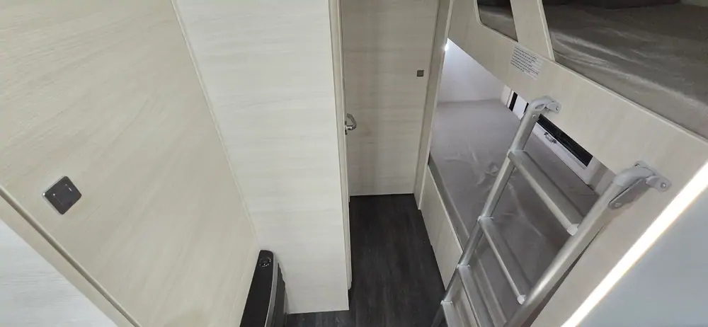 Occasion CARAVELAIR ARTICA 496 FAMILY 6