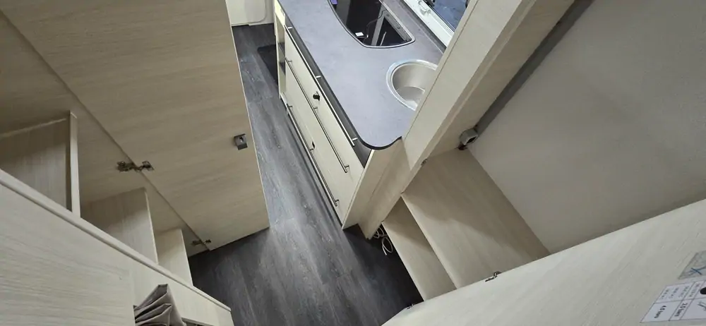 Nouveau CARAVELAIR ARTICA 586 14