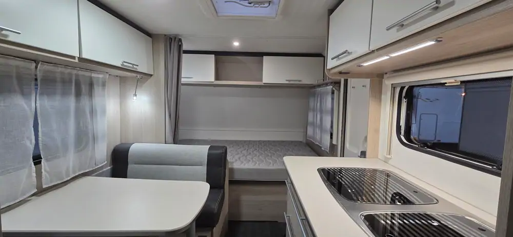 Occasie CARAVELAIR Alba 496 Family 4