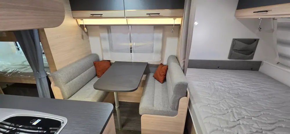 Occasie CARAVELAIR ALBA 497 STYLE 4