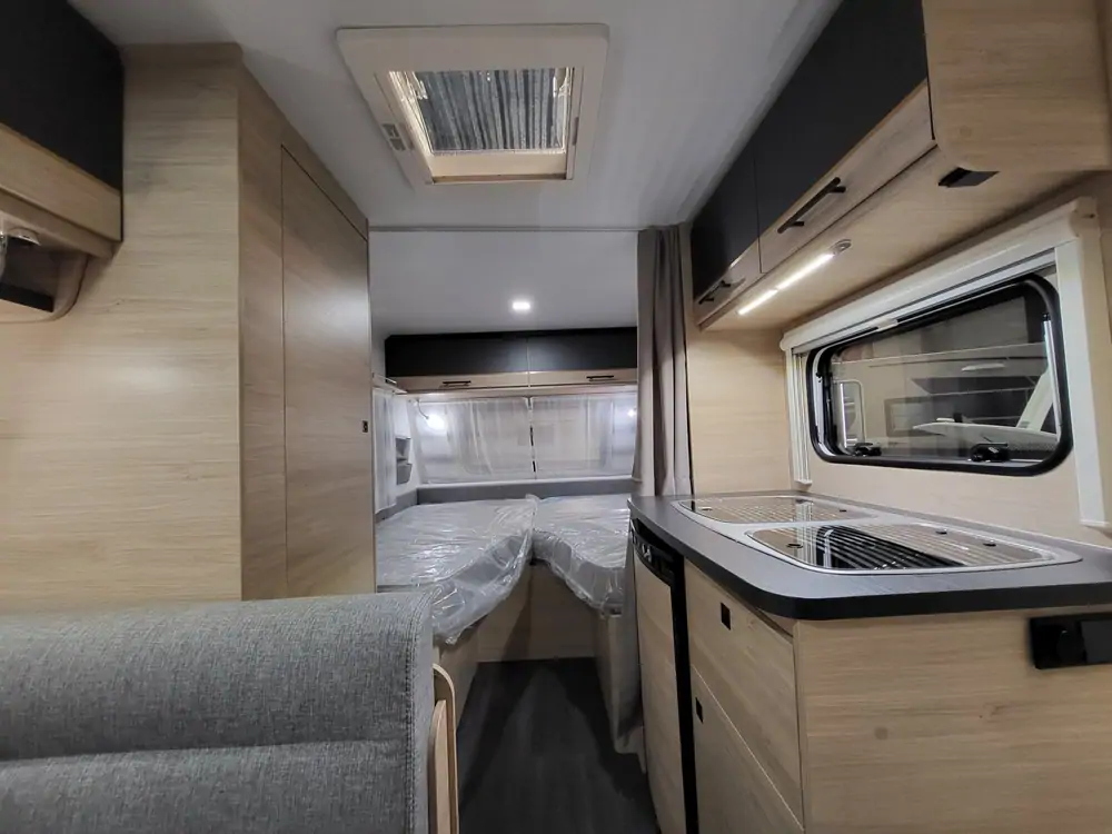 Nouveau CARAVELAIR ALBA 472 Style 10