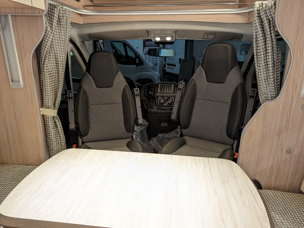 Nouveau ACROSS CAR AERO 690 LD 12