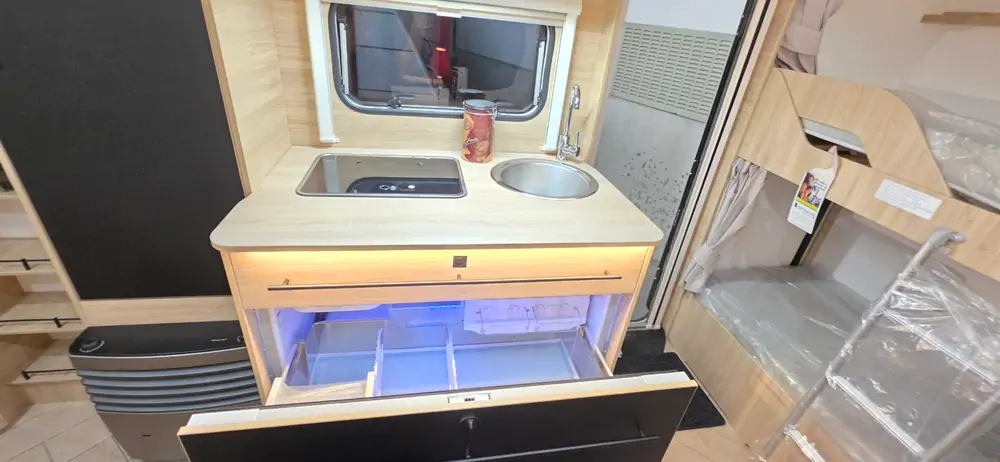 Nieuw CARAVELAIR 476 SPORT LINE 8