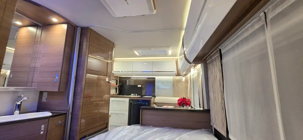 Nouveau TABBERT BELLINI 390 FHD/F 9