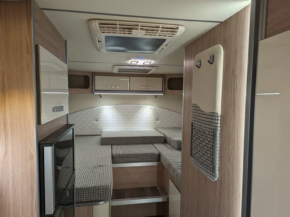 Nouveau ACROSS CAR AERO 690 LD 26