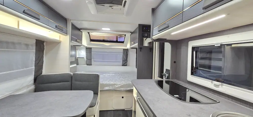 Nieuw CARAVELAIR 586 EXCLUSIVE LINE 6