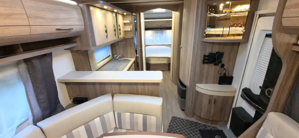 Occasie HOBBY LANDHAUS 770 DF 7