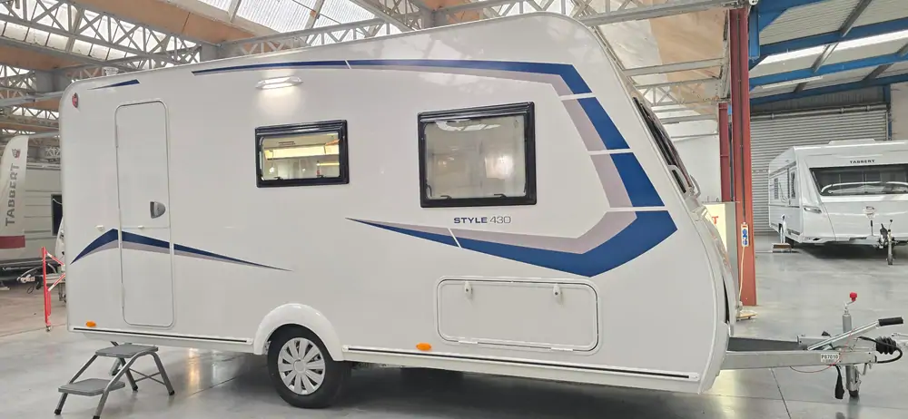 Occasie CARAVELAIR ALBA 430 STYLE 2