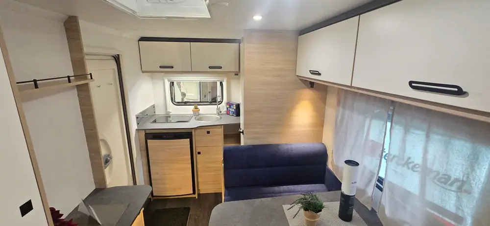 Nouveau CARAVELAIR 400 ALBA 6