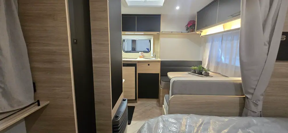 Nieuw CARAVELAIR 410 SPORT LINE 8