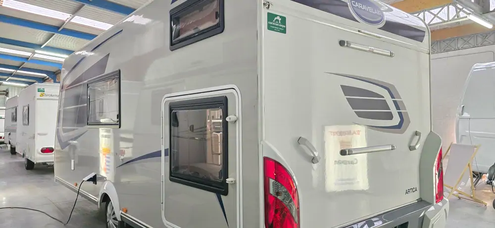 Occasion CARAVELAIR ARTICA 496 FAMILY 2