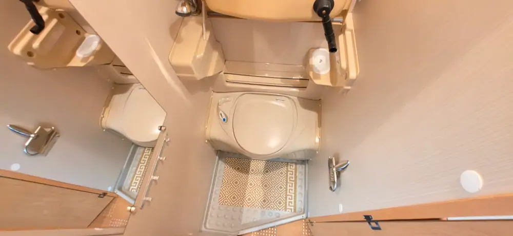 Occasion CARAVELAIR ANTARES 390 CP 8