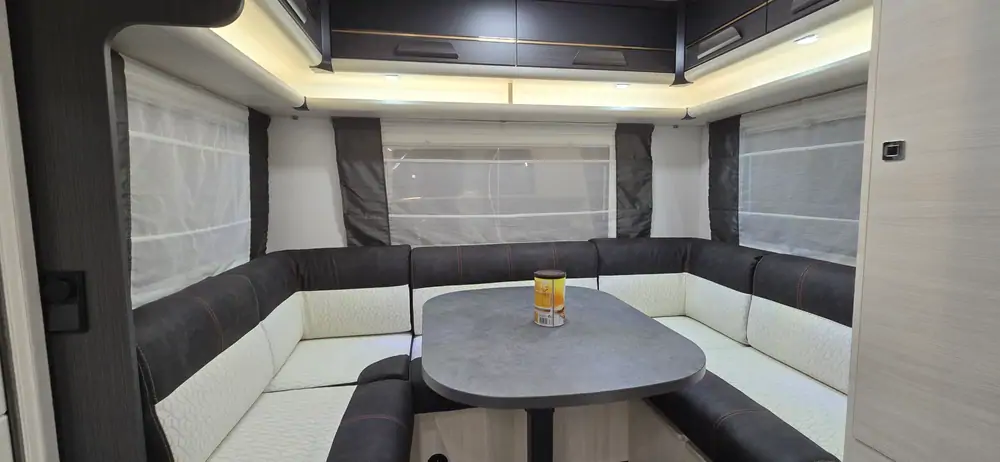 Nouveau CARAVELAIR Artica 490 11