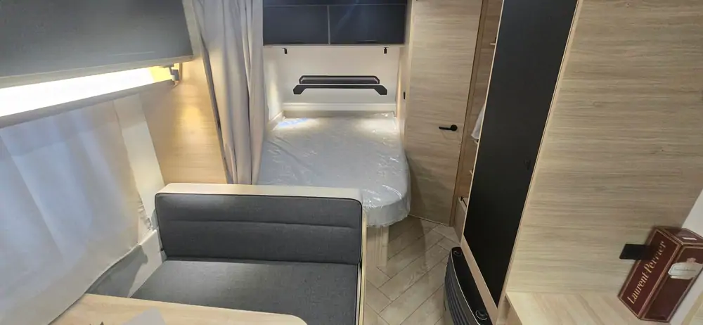 Nieuw CARAVELAIR 410 SPORT LINE 4