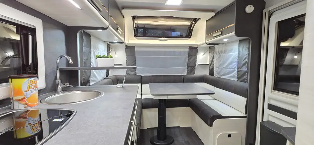 Nouveau CARAVELAIR Artica 542 8