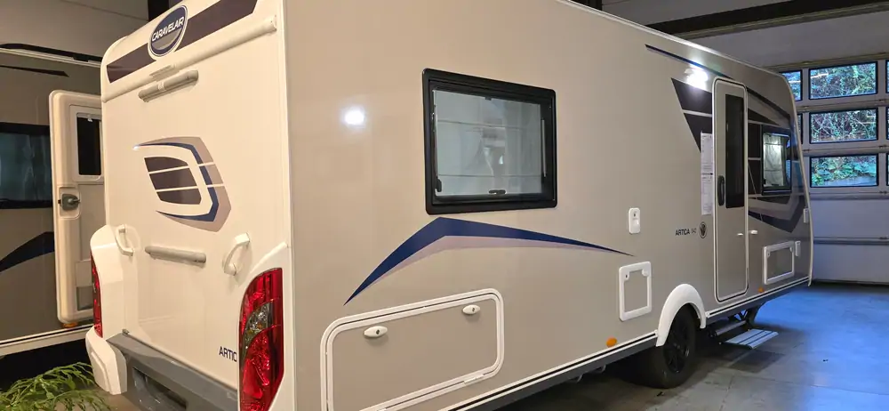 Nouveau CARAVELAIR Artica 542 4