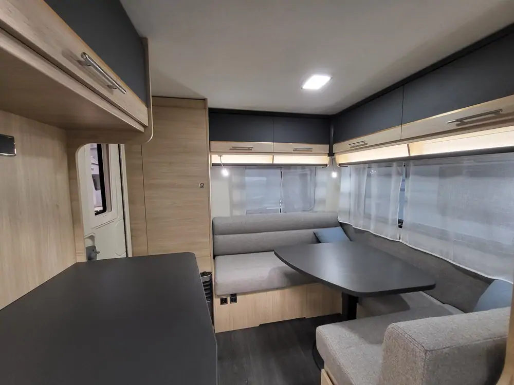 Occasion CARAVELAIR Antares Titanium 430 3