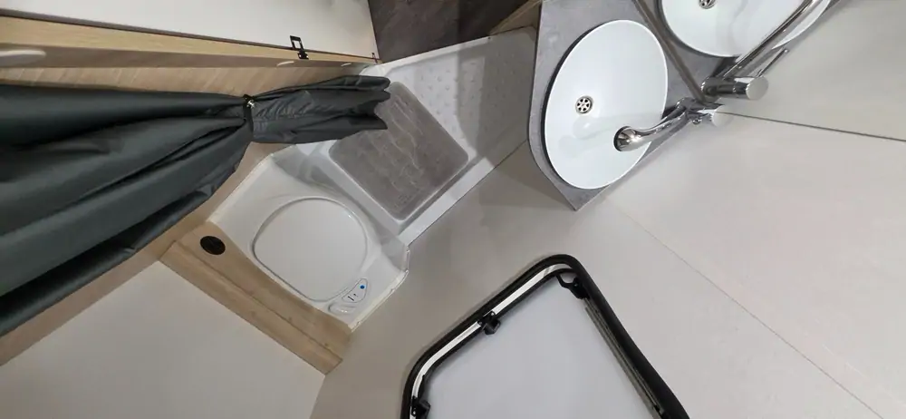 Nouveau CARAVELAIR ALBA 496 7