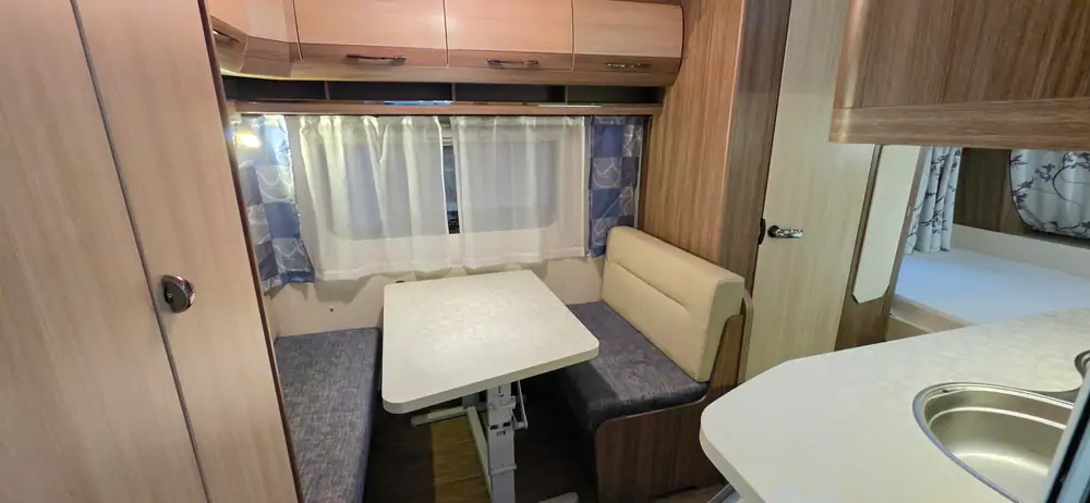 Occasion HOBBY De Luxe 440SF 11