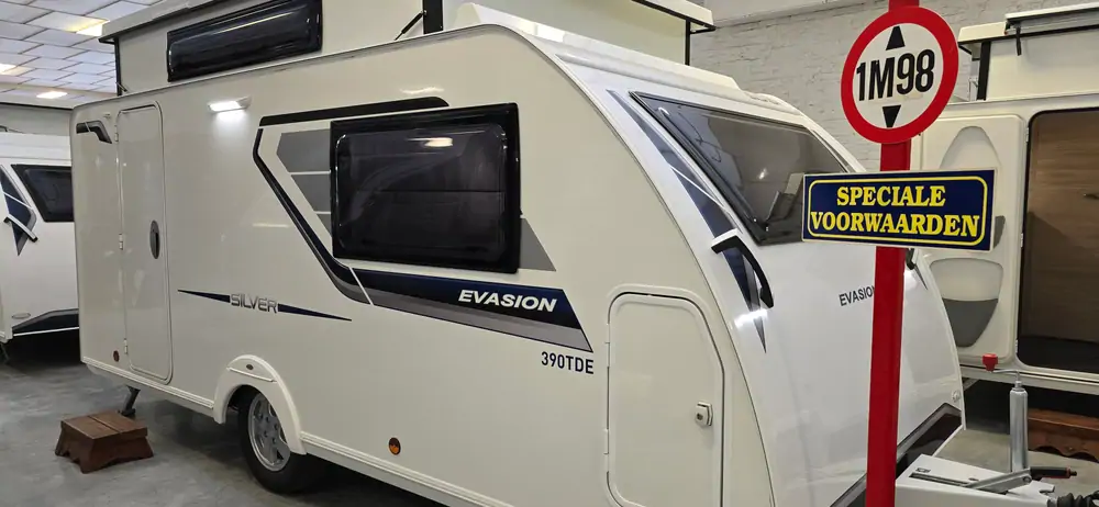 Nouveau SILVER EVASION 390 TDE
(TOKYO) 10