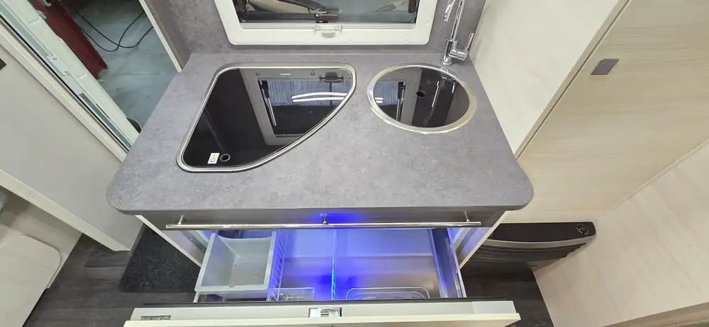Occasion CARAVELAIR ARTICA 496 FAMILY 9