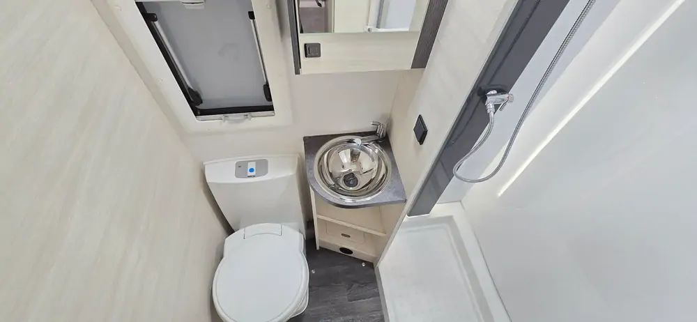Occasion CARAVELAIR ARTICA 496 FAMILY 7