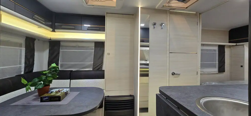 Nieuw CARAVELAIR ARTICA 490 VIP 10