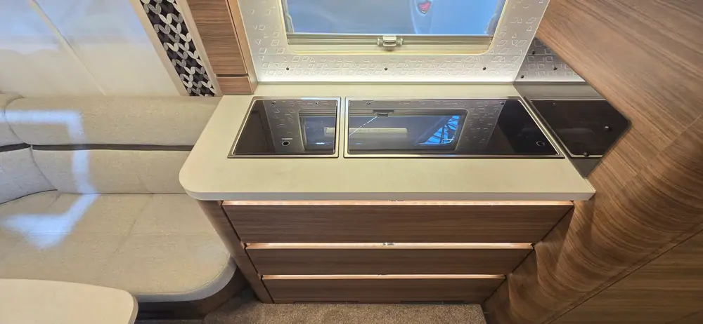 Nouveau TABBERT Puccini 550E 2.3 2026 12