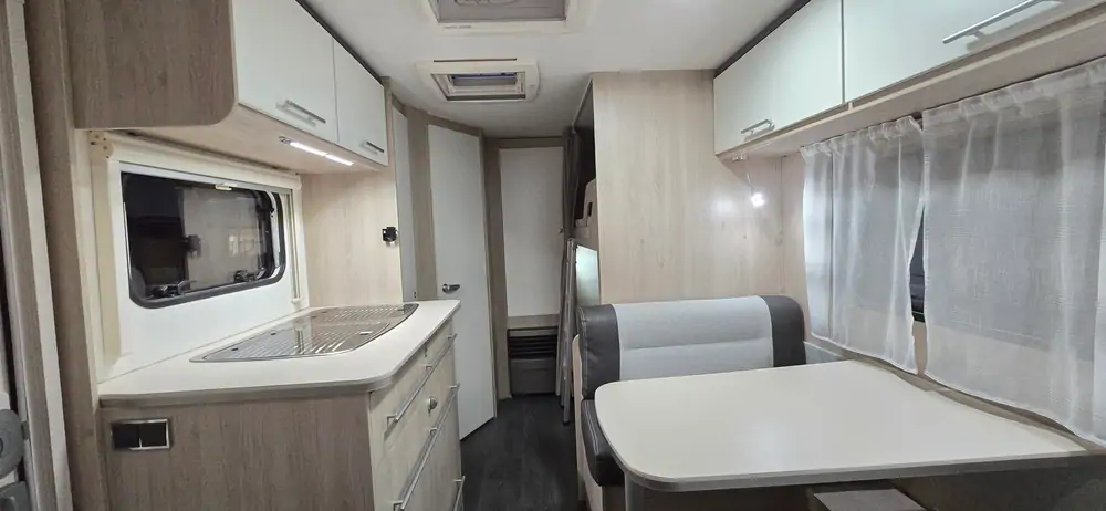 Occasie CARAVELAIR Alba 496 Family 3