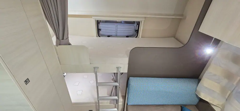 Occasion CARAVELAIR ANTARES STYLE 476 PE 6